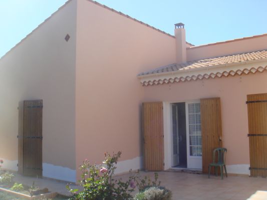 Ravalement d'une façade sur la commune de Berre l'Etang